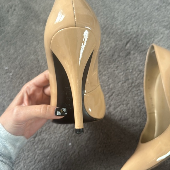 Stuart Weitzman Nude Heels size 7 - Picture 5 of 10